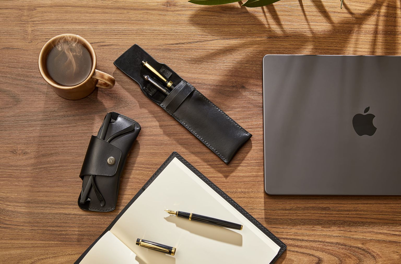 Erkeğe Alınabilecek En Anlamlı Hediye Nedir? (Kişiye Özel Deri Önerileri)