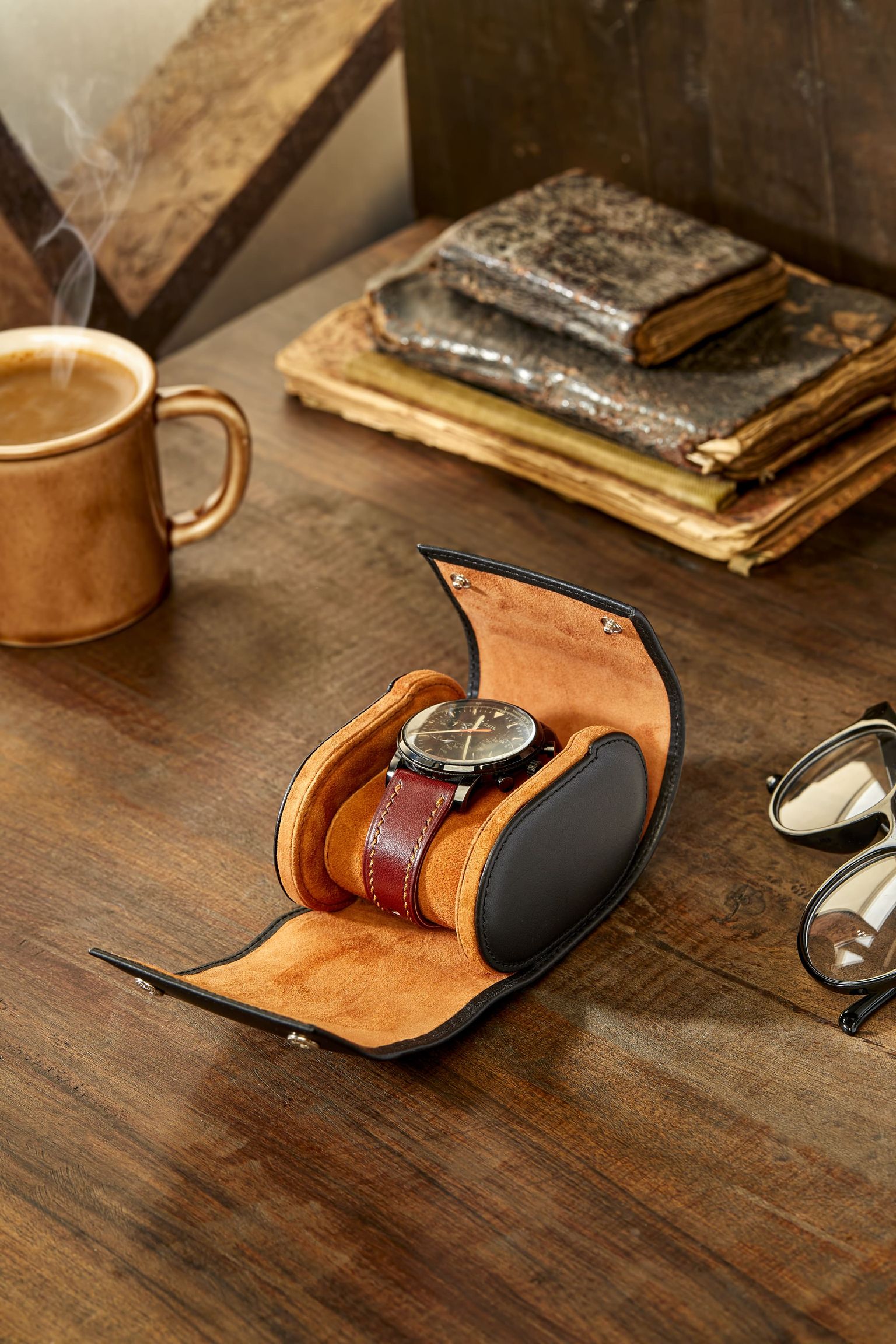 Hakiki Deri ile Suni Deri Nasıl Ayırt Edilir? (Gerçek Deriyi Anlamanın 5 Yolu)